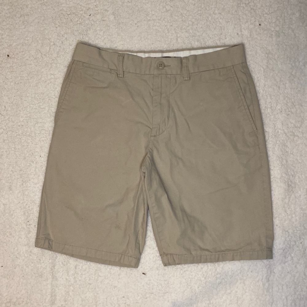 Old Navy Size:31  Slightly Worn Khaki Shorts